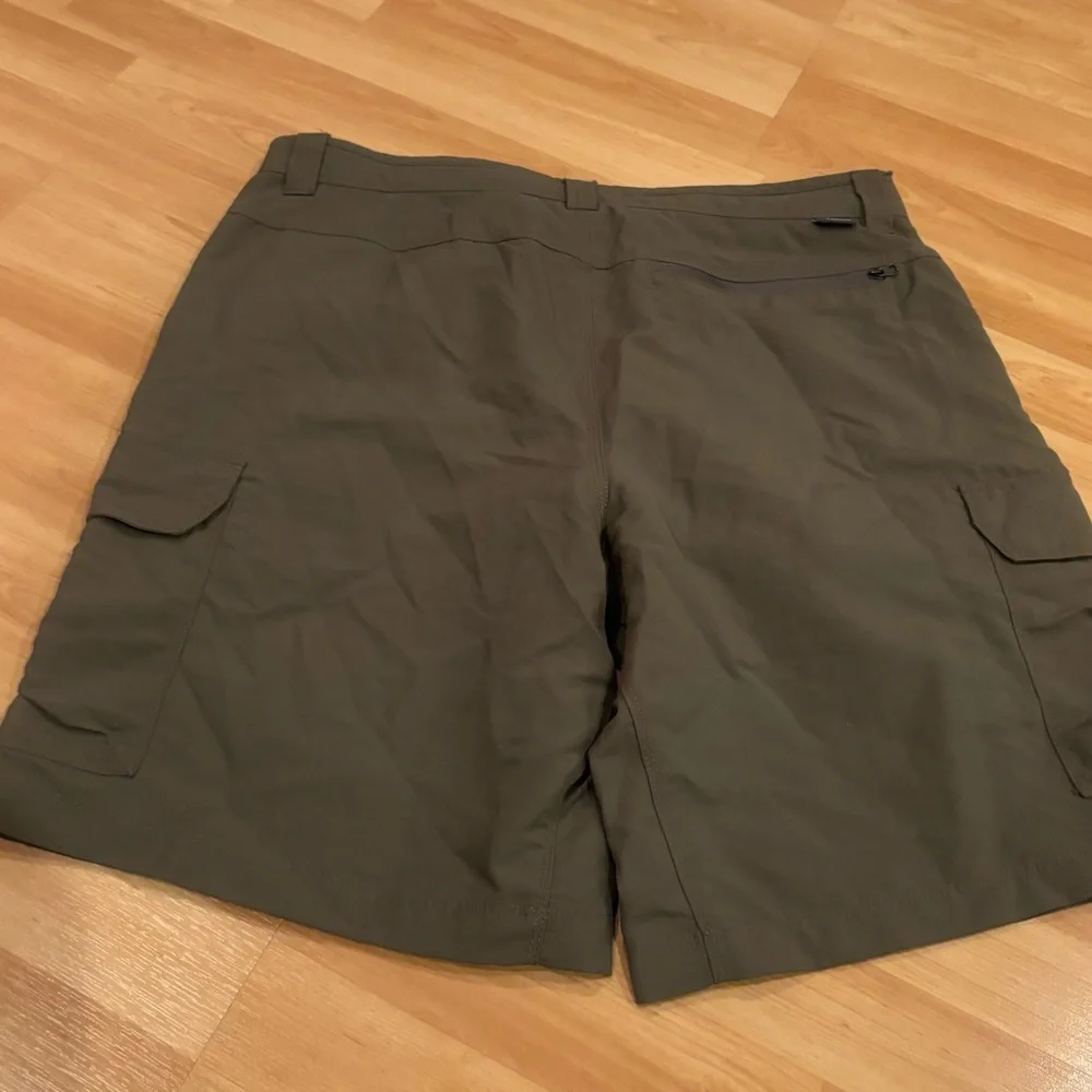 The North Face Men's Olive Cargo‎ Shorts
